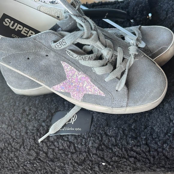 Golden goose - Picture 1 of 4
